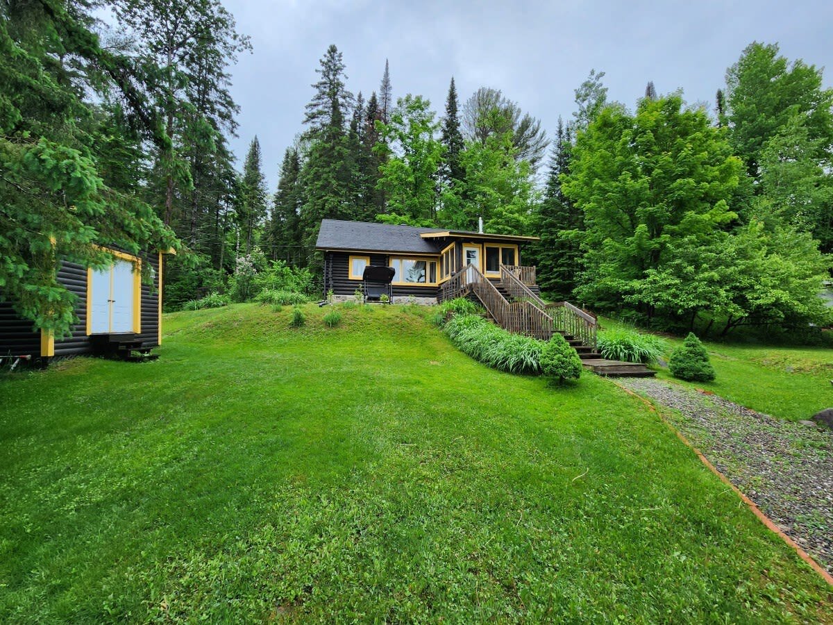 Saint-Adolphe-d'Howard Vacation Rental