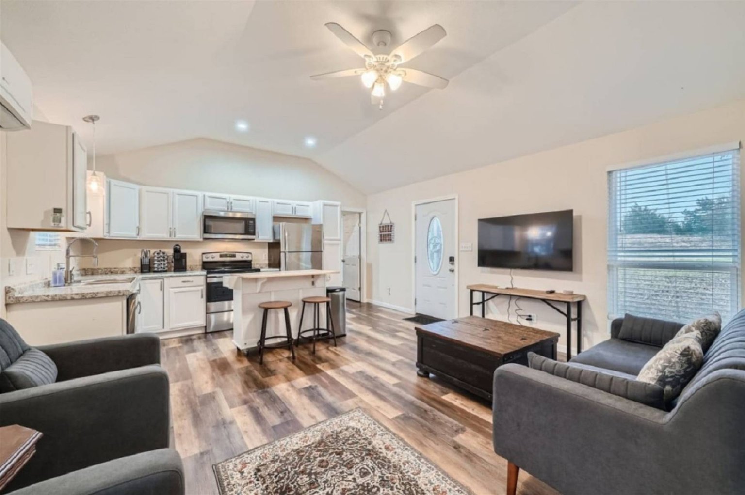 Cedar Creek Vacation Rental