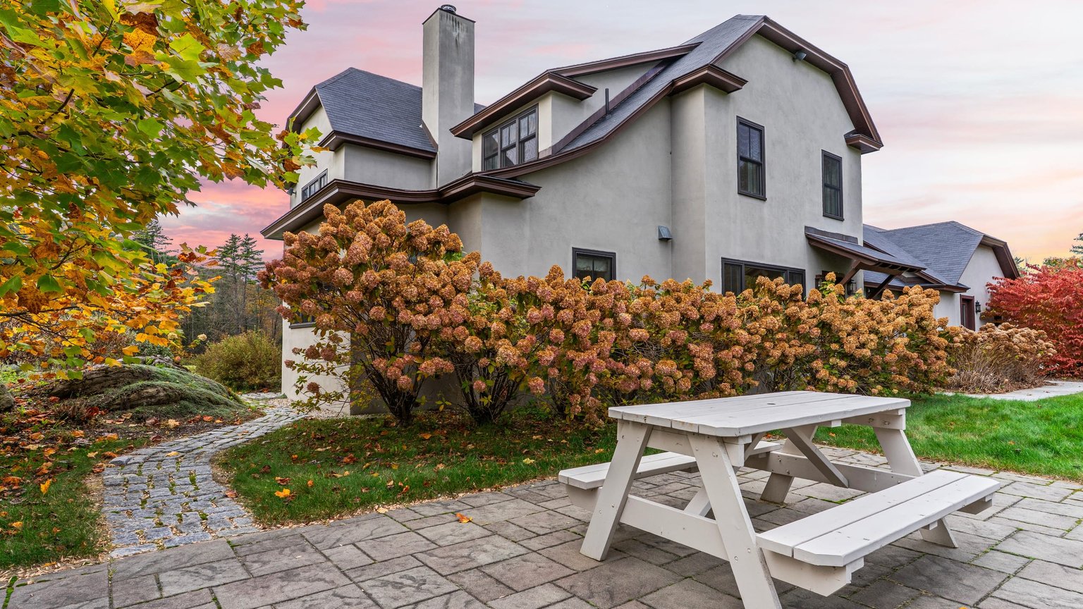 Lee Vacation Rental