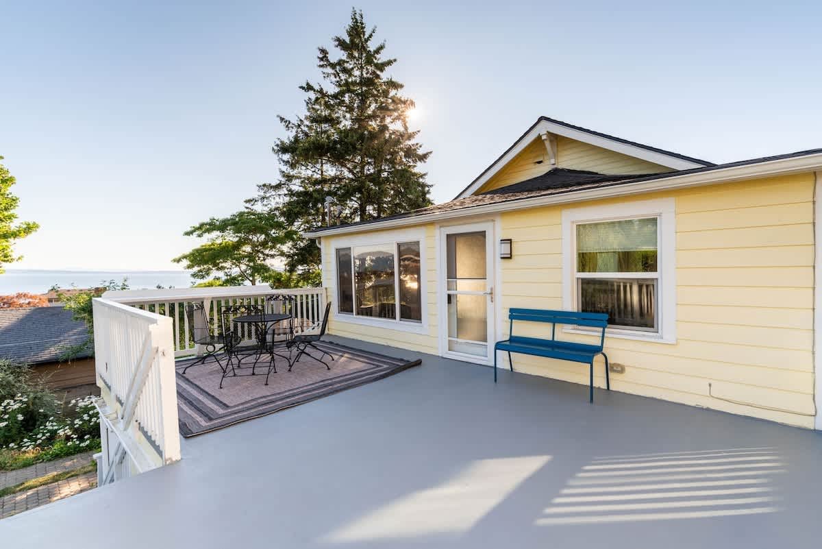 Shoreline Vacation Rental