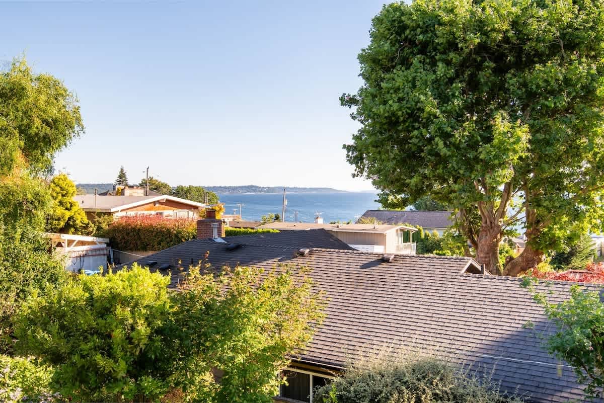 Shoreline Vacation Rental