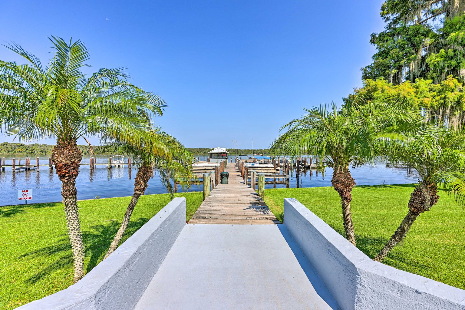 Welaka Vacation Rental