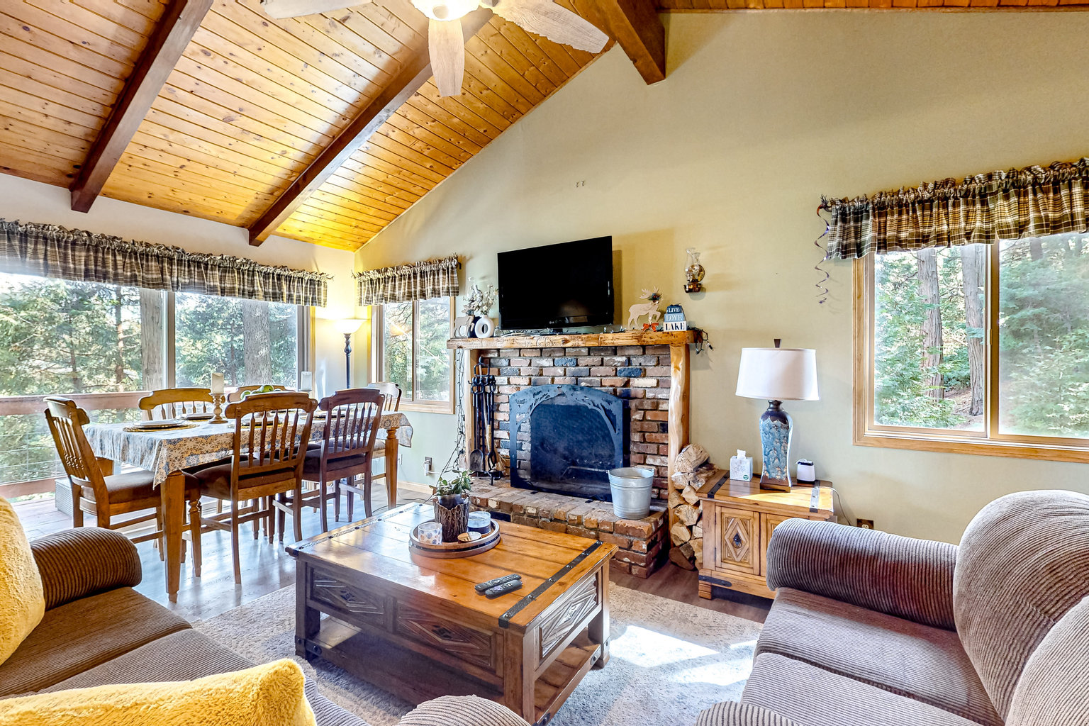 Crestline Vacation Rental