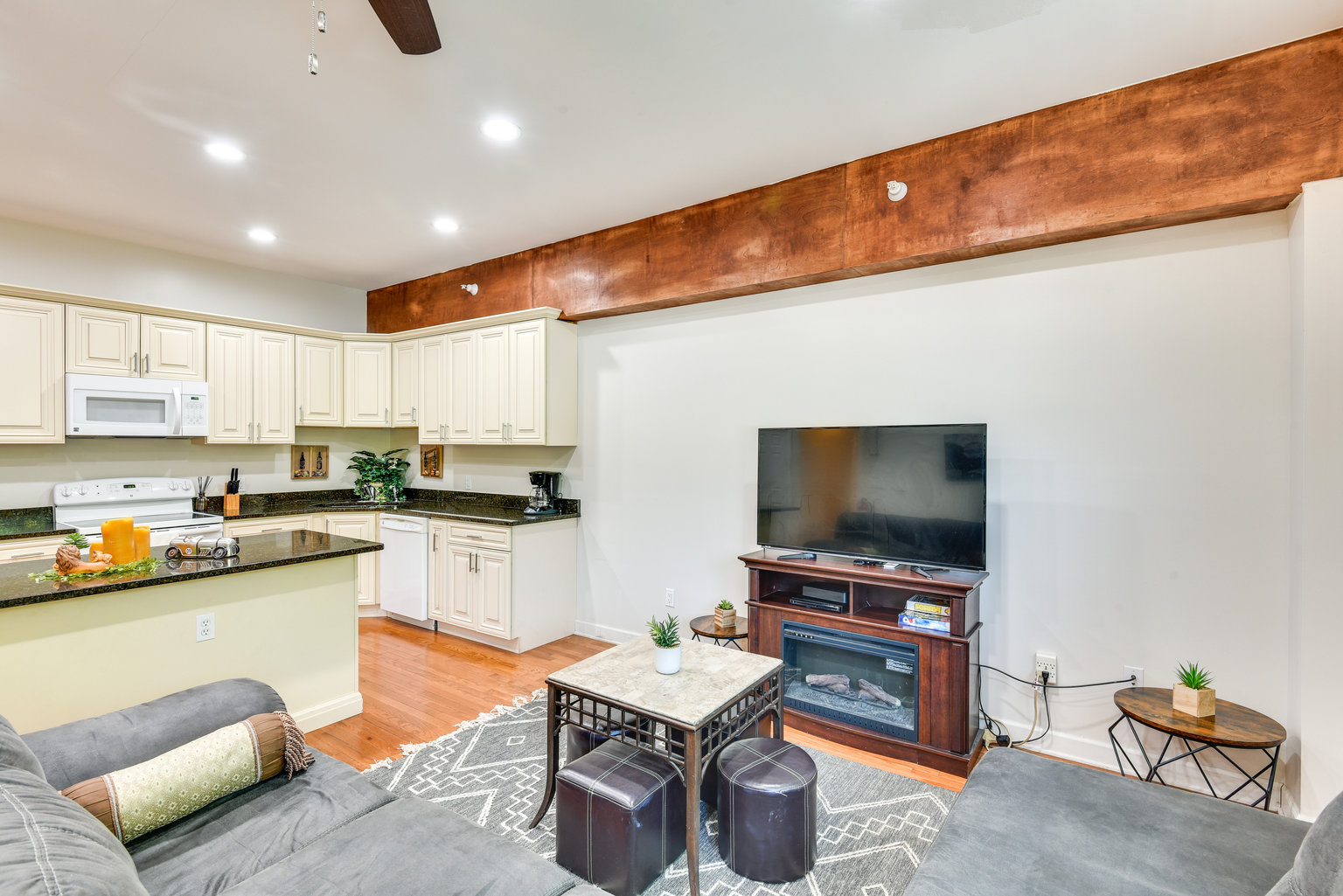 Shorewood-Tower Hills-Harbert Vacation Rental