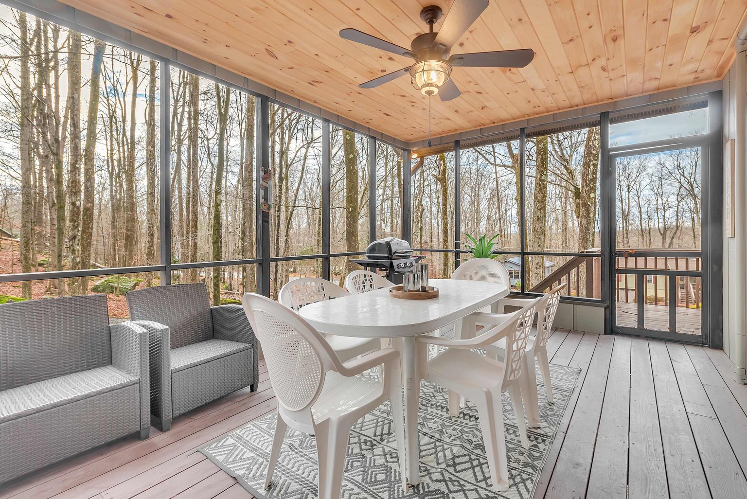 Lake Ariel Vacation Rental