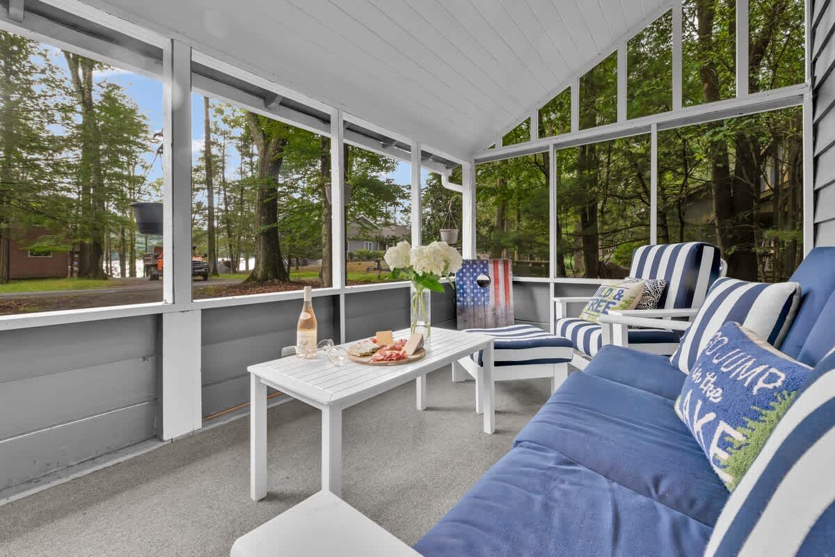 Lake Ariel Vacation Rental