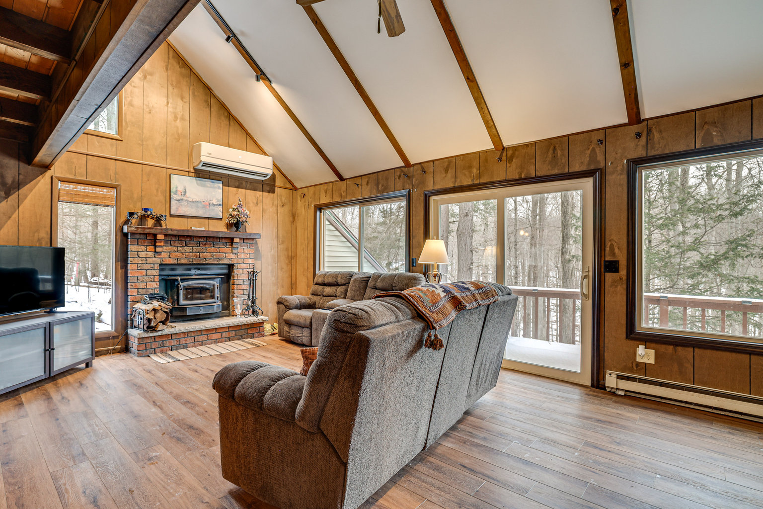 Lake Ariel Vacation Rental