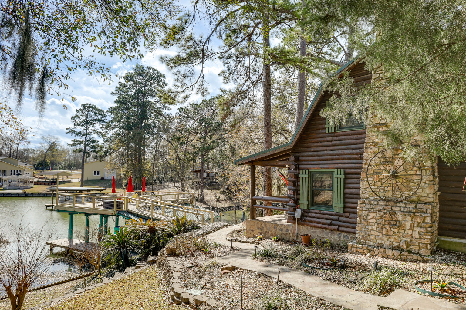 Onalaska Vacation Rental