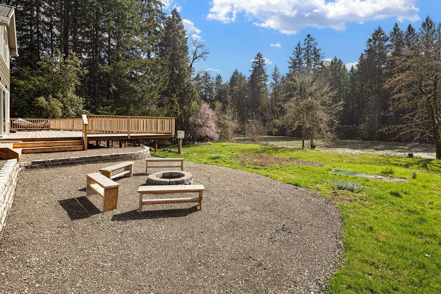 Walterville Vacation Rental