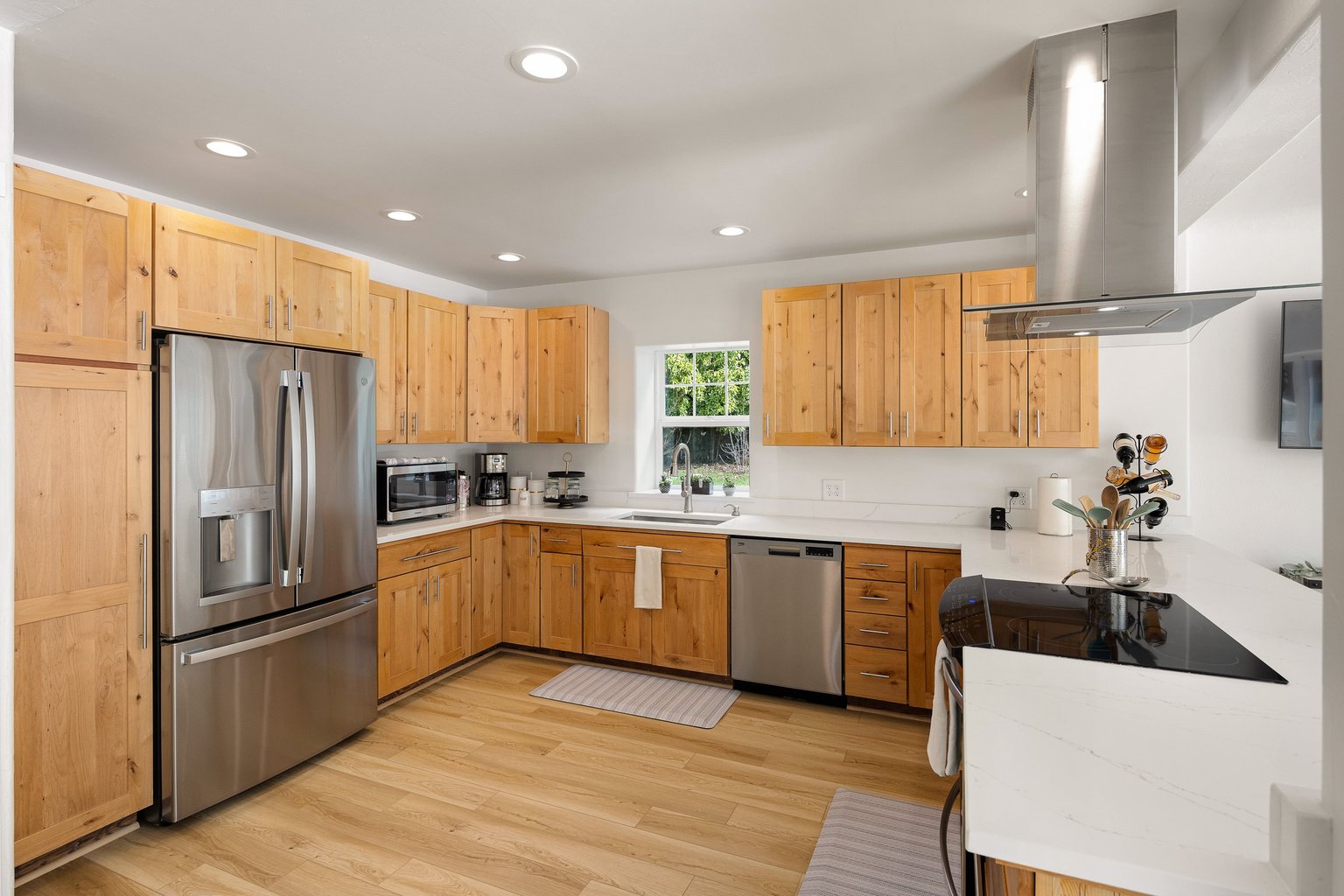 Walterville Vacation Rental