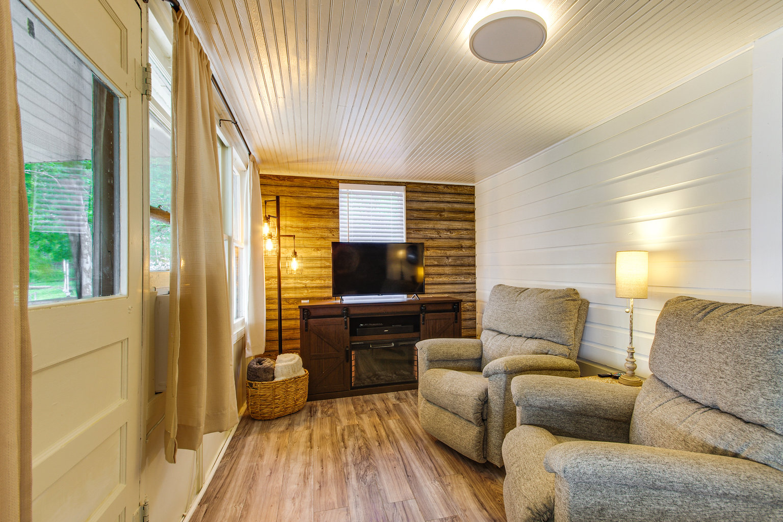 Roach Vacation Rental