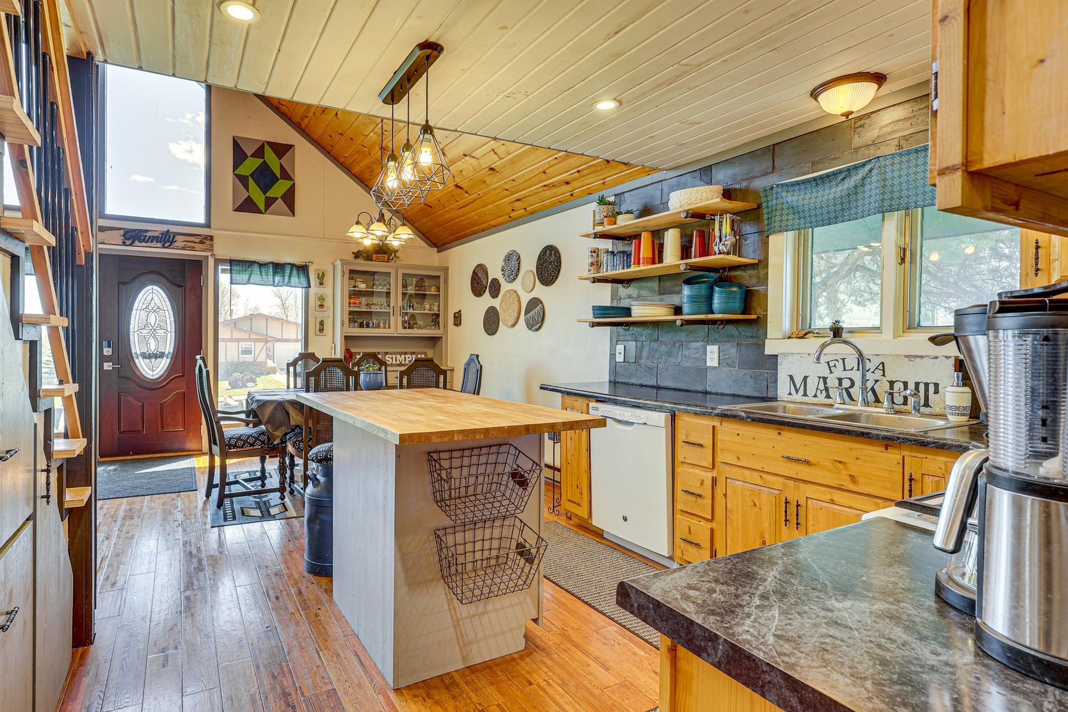Dickinson Vacation Rental