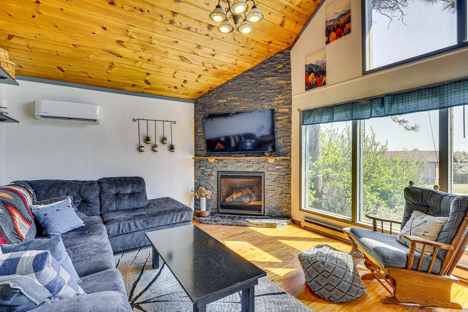 Dickinson Vacation Rental