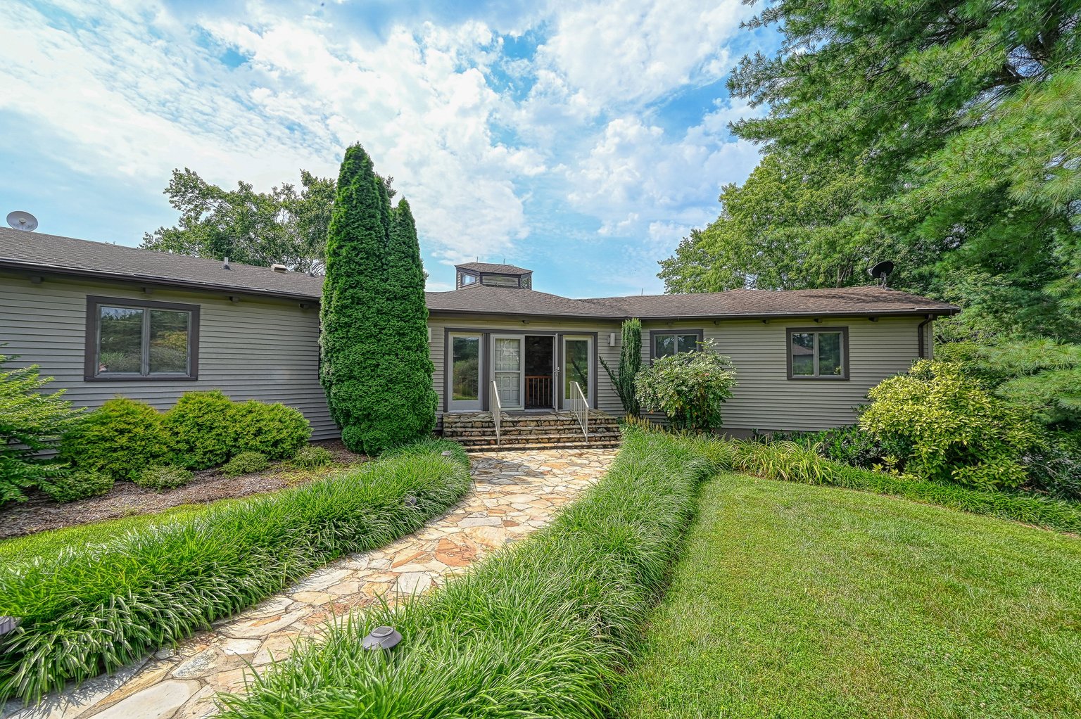 Louisa Vacation Rental