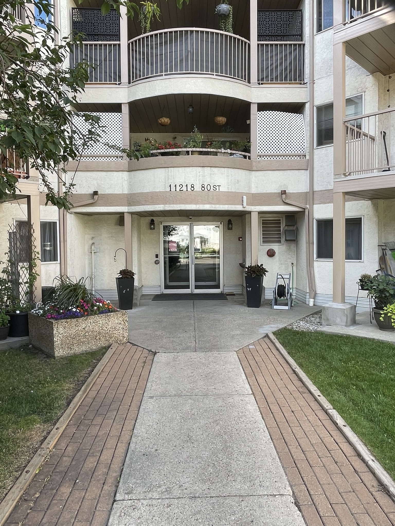 EDMONTON Vacation Rental