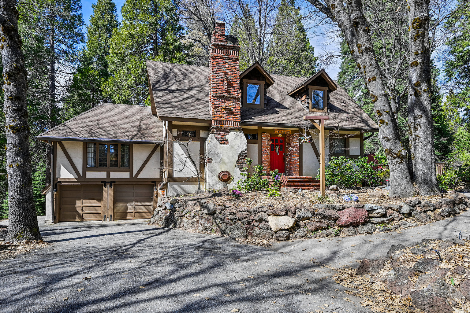 Mount Shasta Vacation Rental