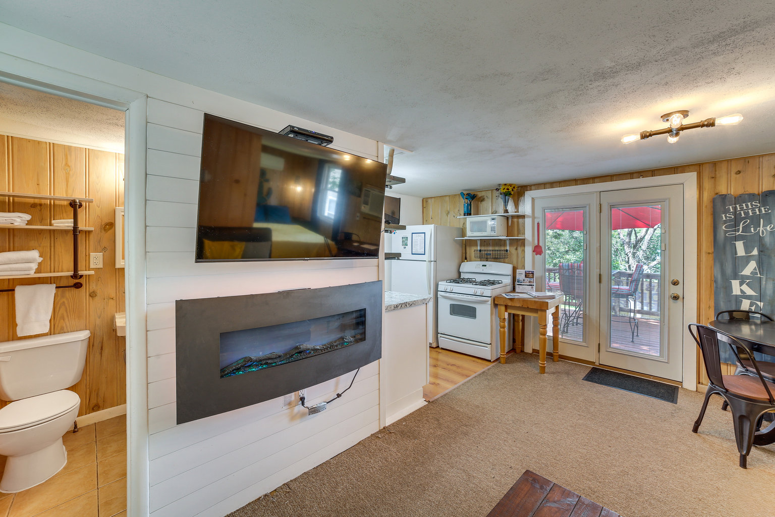 Reeds Spring Vacation Rental