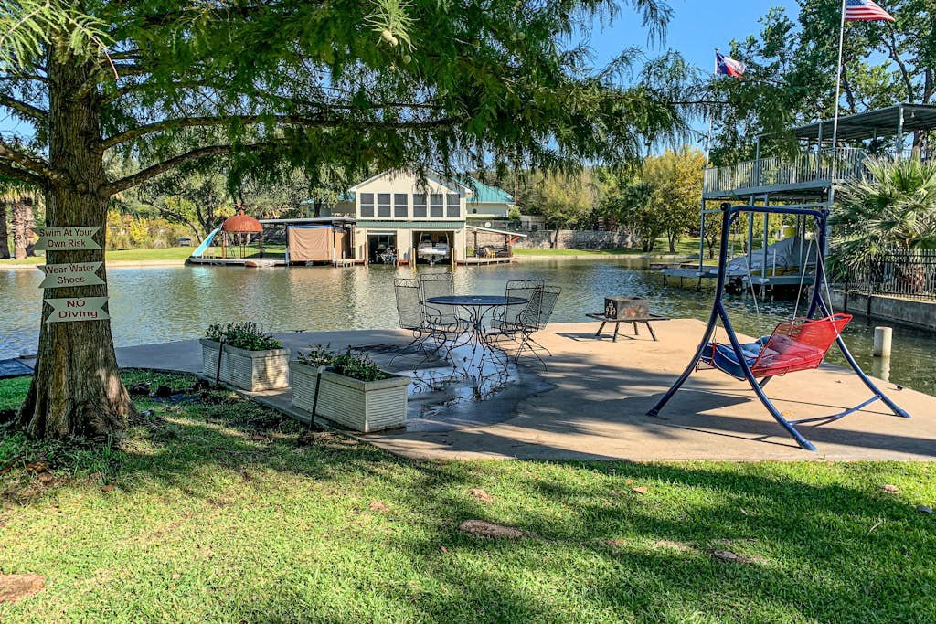 Kingsland Vacation Rental