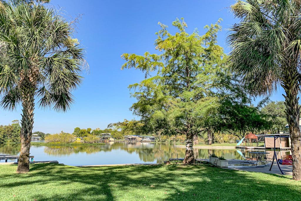 Kingsland Vacation Rental