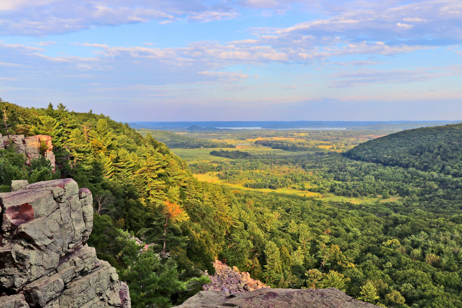 Wisconsin Vacation Rentals: Houses, Cabins, Condos, & More